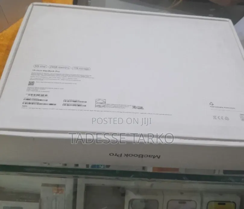 New Laptop Apple MacBook Pro 2025 M5 16GB Apple M5 Pro SSD 512GB