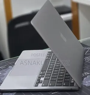 New Laptop Apple MacBook Pro 2020 M1 16GB Apple M1 Pro SSD 256GB