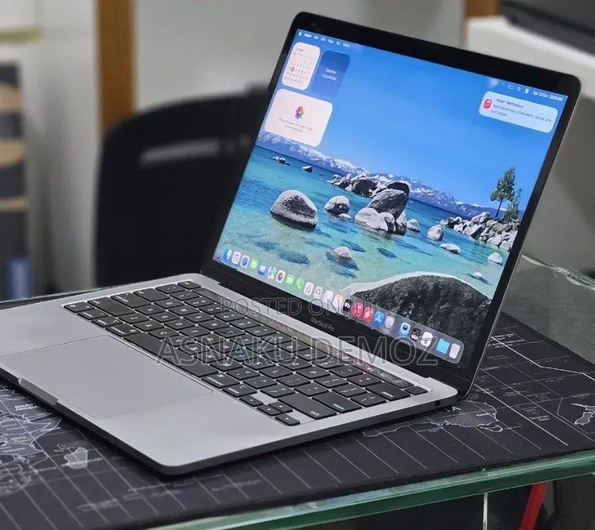 New Laptop Apple MacBook Pro 2020 M1 16GB Apple M1 Pro SSD 256GB