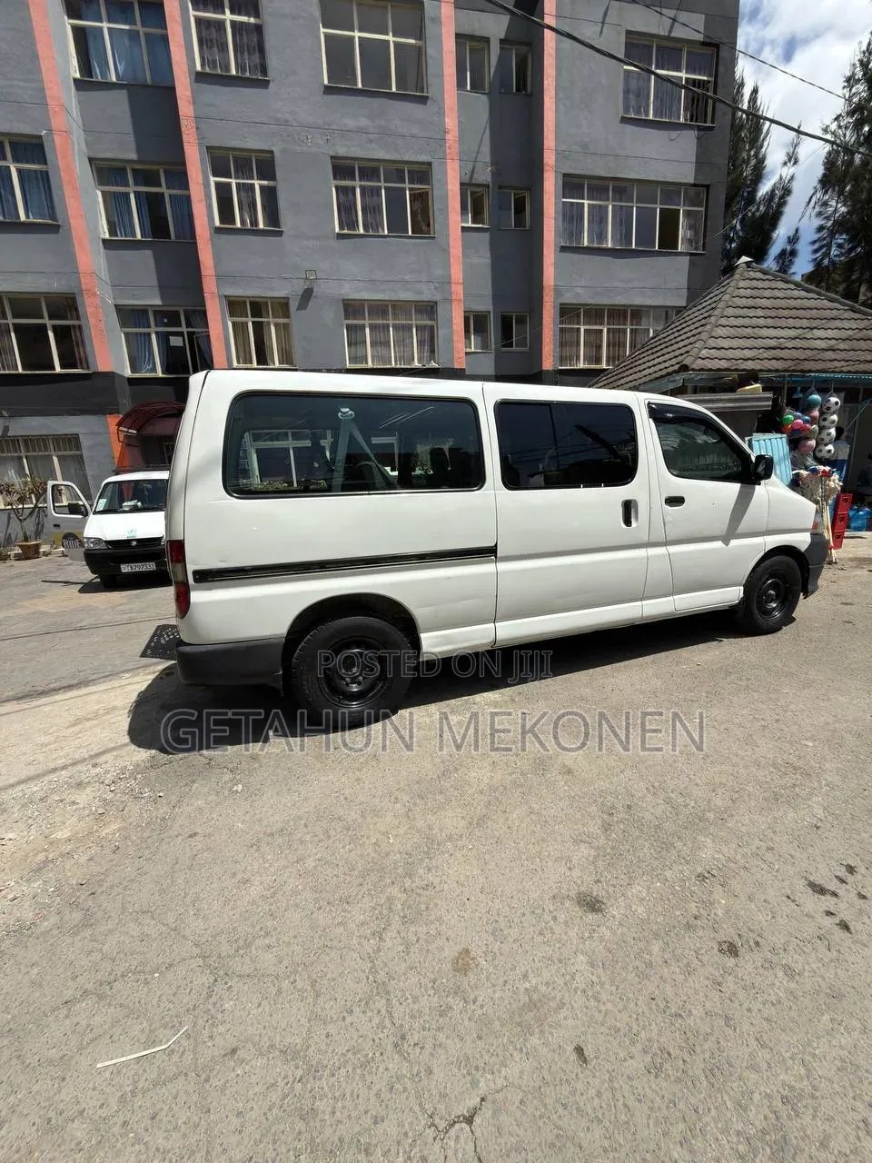 Car 2011 White