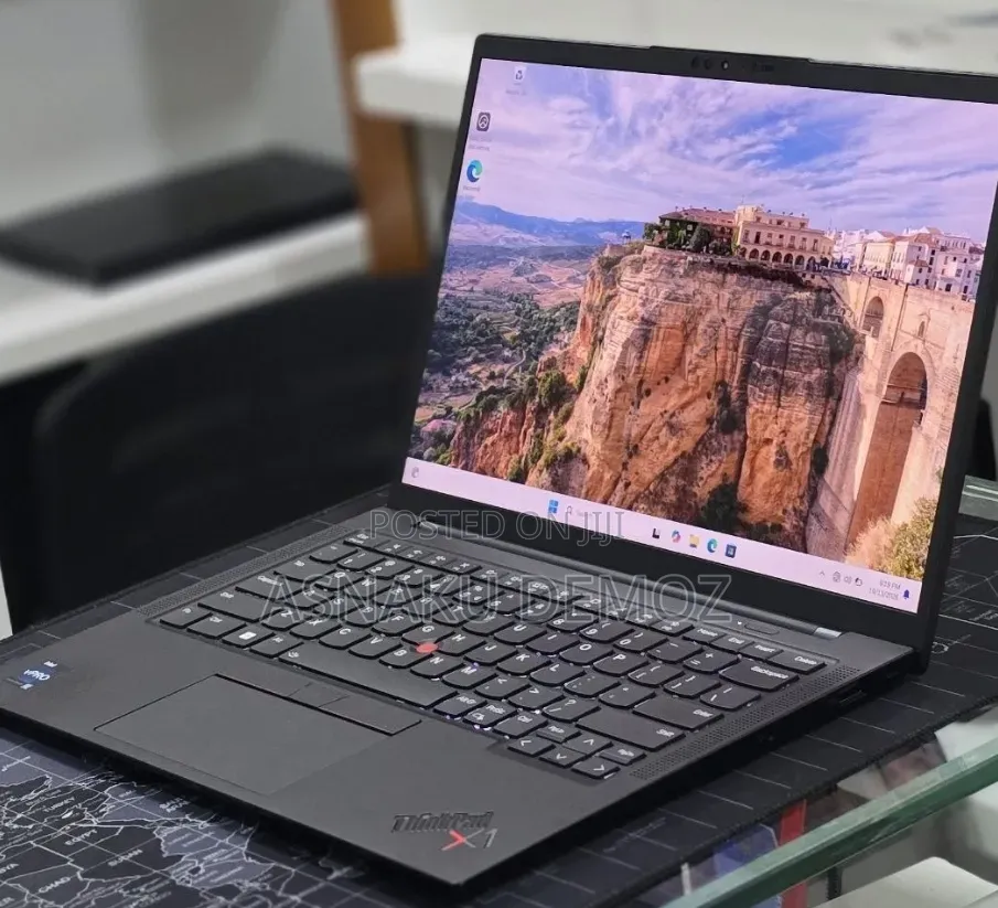 New Laptop Lenovo ThinkPad X1 Carbon 16GB Intel Core i7 SSD 512GB