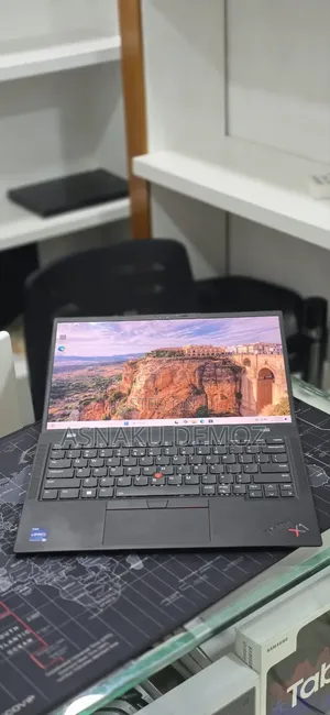 New Laptop Lenovo ThinkPad X1 Carbon 16GB Intel Core i7 SSD 512GB