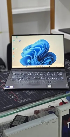 New Laptop Lenovo ThinkPad Yoga 16GB Intel Core Ultra 5 SSD 512GB