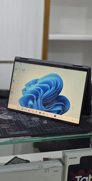 New Laptop Lenovo ThinkPad Yoga 16GB Intel Core Ultra 5 SSD 512GB