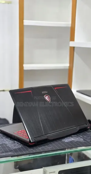 New Laptop MSI GP75 Leopard 16GB Intel Core i7 SSD 256GB