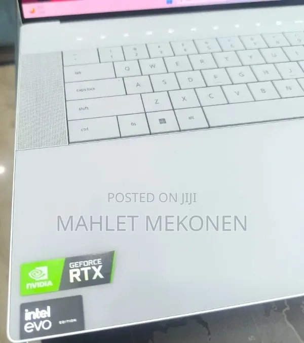 New Laptop Dell XPS 15 16GB Intel Core Ultra 9 SSD 512GB