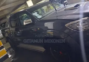 Toyota Hilux 2011 Gray