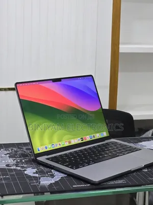 New Laptop Apple MacBook Pro 2023 M3 Pro 8GB Apple M3 Pro SSD 512GB