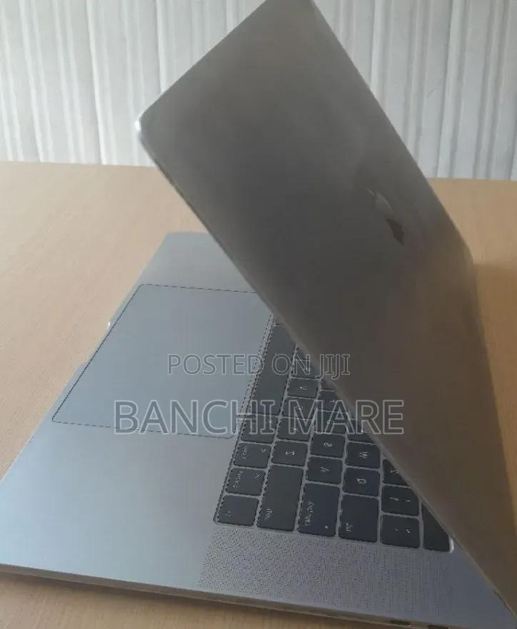 New Laptop Apple MacBook Pro 2016 16GB Intel Core i7 SSD 512GB
