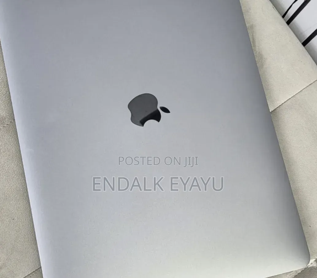 New Laptop Apple MacBook Pro 2019 16GB Intel Core i9 SSD 512GB