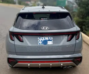 Car 2022 Gray