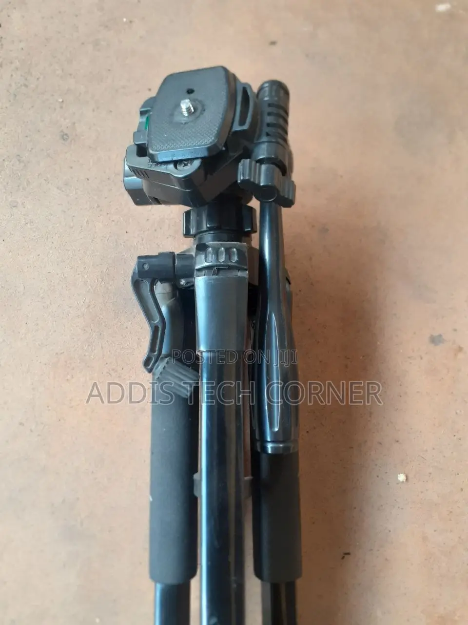 C&c Dc-800 Tripod