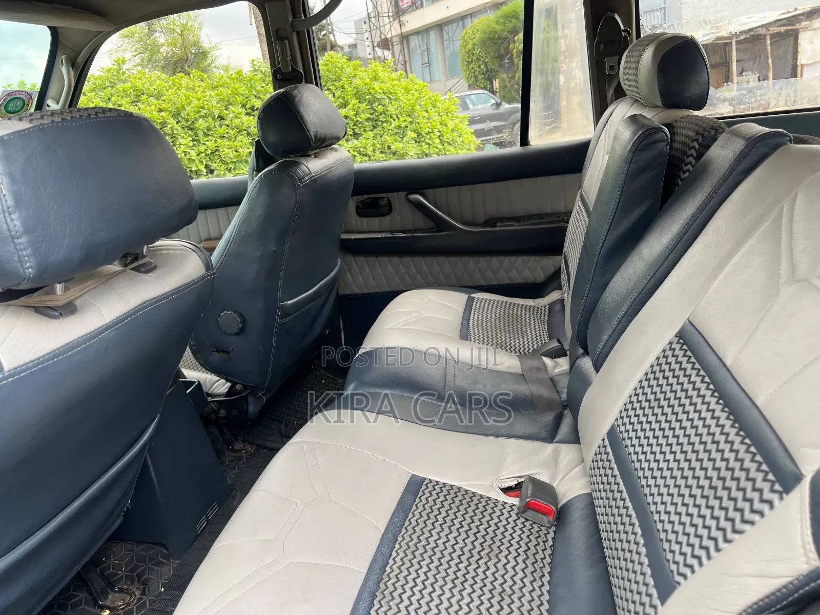 Toyota Land Cruiser 1995 White