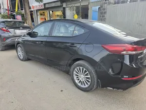Hyundai Elantra 2018 Black