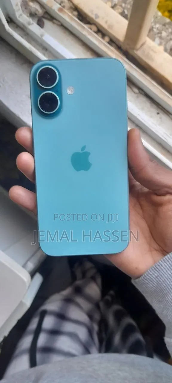 New Apple iPhone 16 128 GB Blue