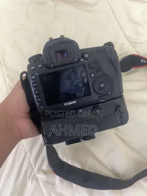 Camera Canon 5D Mark IV