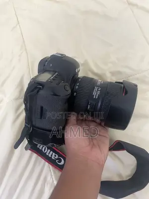 Camera Canon 5D Mark IV