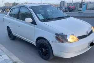 Toyota Platz 1.3 AWD 2001 White