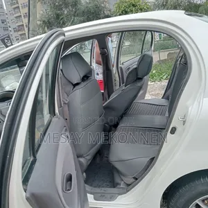 Toyota Platz 2001 Ivory