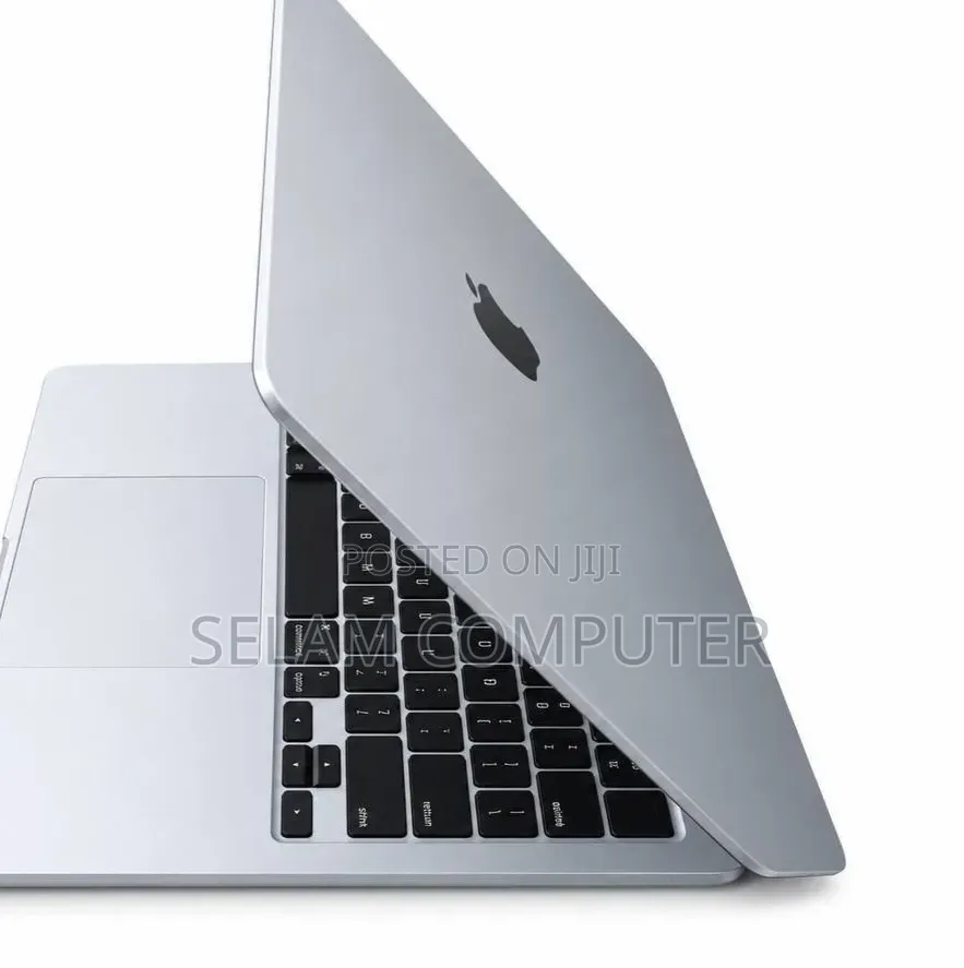 New Laptop Apple MacBook Pro 2024 M4 16GB Intel Core i7 SSD 256GB
