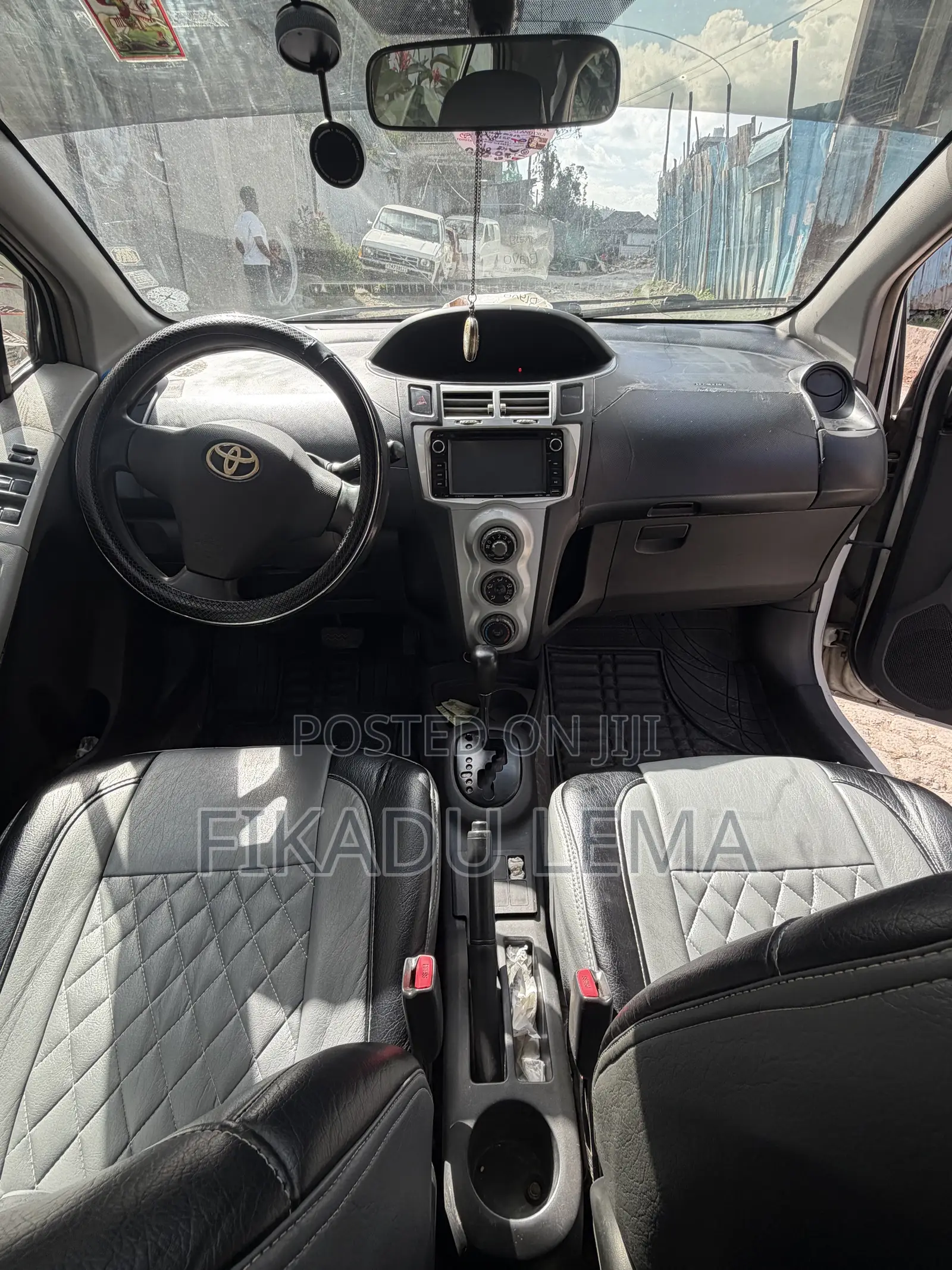 Toyota Yaris 1.3 VVT-i 2007 Ivory