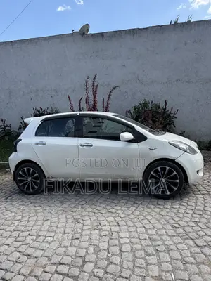 Toyota Yaris 1.3 VVT-i 2007 Ivory