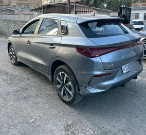 New BYD E2 43 kWh 94 hp FWD 2025 Gray