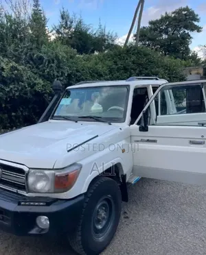Toyota Land Cruiser 2014 White