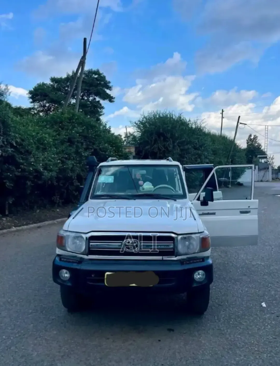 Toyota Land Cruiser 2014 White