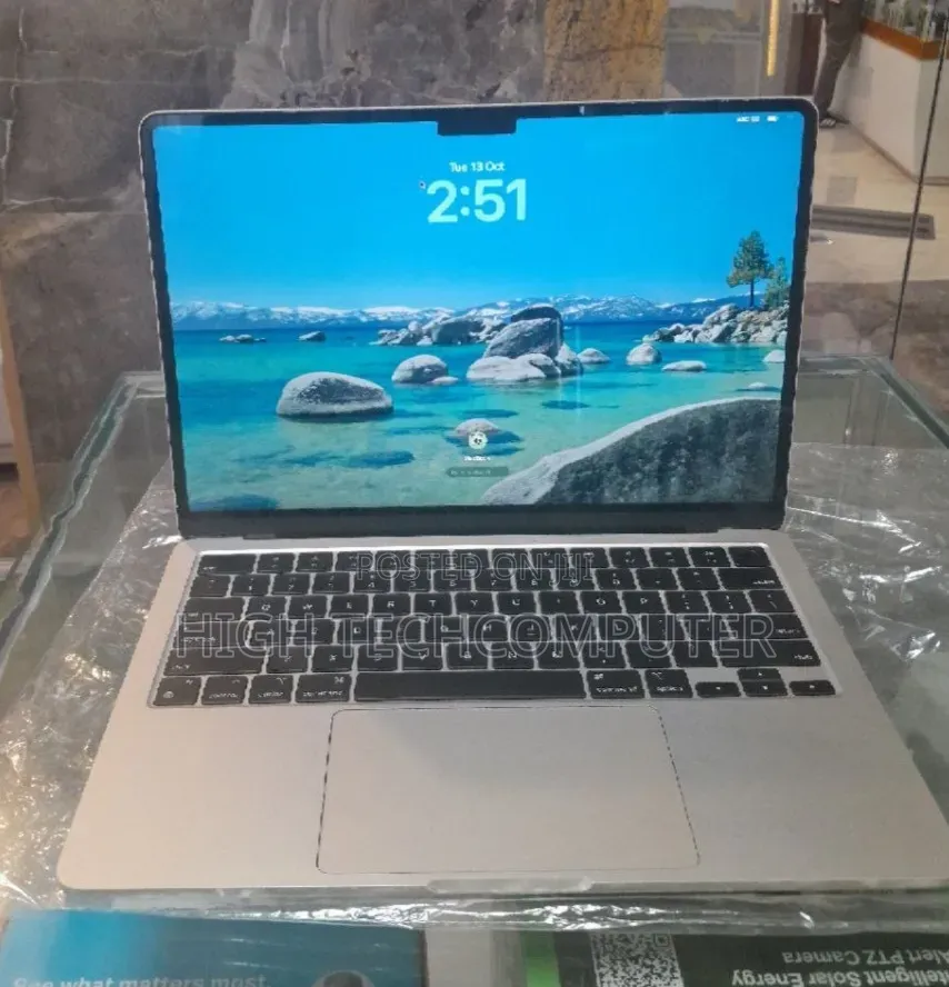 New Laptop Apple MacBook Air 2022 M2 16GB Apple M2 SSD 1T
