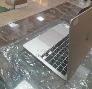 New Laptop Apple MacBook Air 2022 M2 16GB Apple M2 SSD 1T