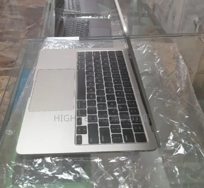 New Laptop Apple MacBook Air 2022 M2 16GB Apple M2 SSD 1T