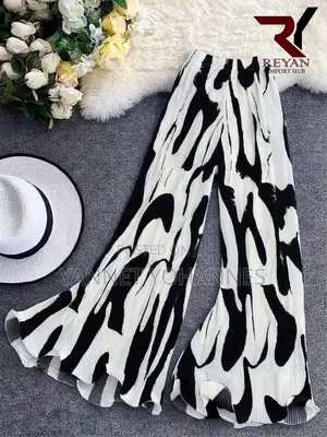 Women's Black & Cream Abstract Print Loose Trousers