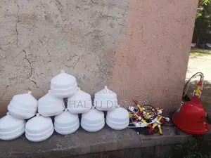 የሚሸጥ አውቶማቲክ የዶሮ መጠጫ እና መመገቢያ