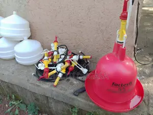 የሚሸጥ አውቶማቲክ የዶሮ መጠጫ እና መመገቢያ