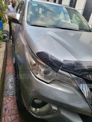 Toyota Fortuner 2017 Silver