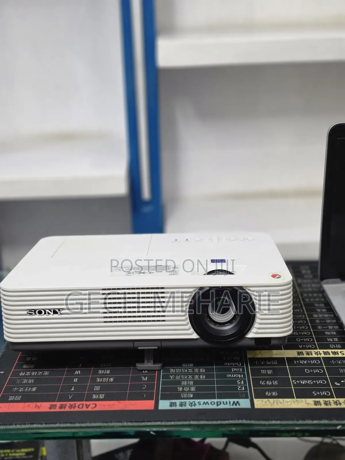 Sony Projector model Name VPL-Dx221 hardware Interface Vga, Hdmi