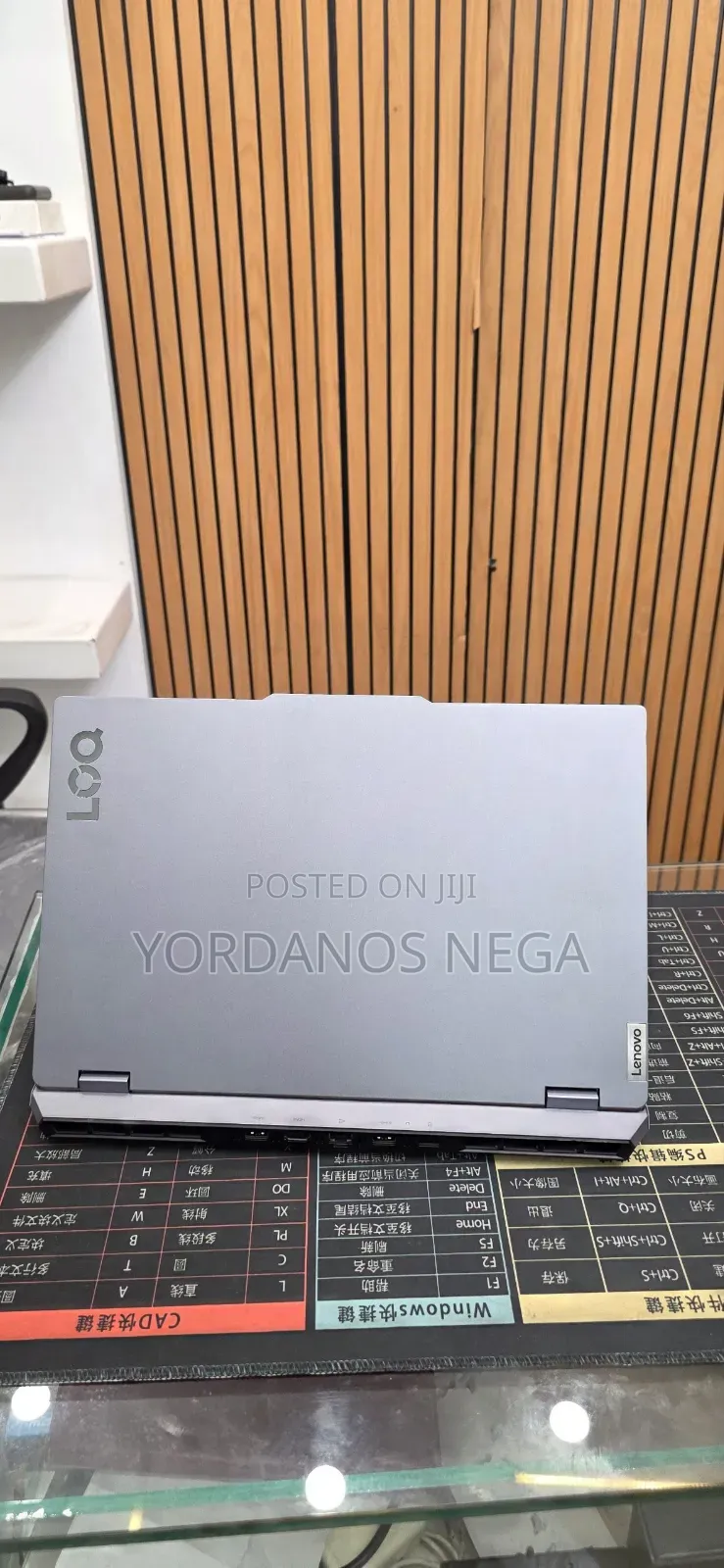 New Laptop Lenovo LOQ 15IRH8 8GB Intel Core i5 SSD 512GB