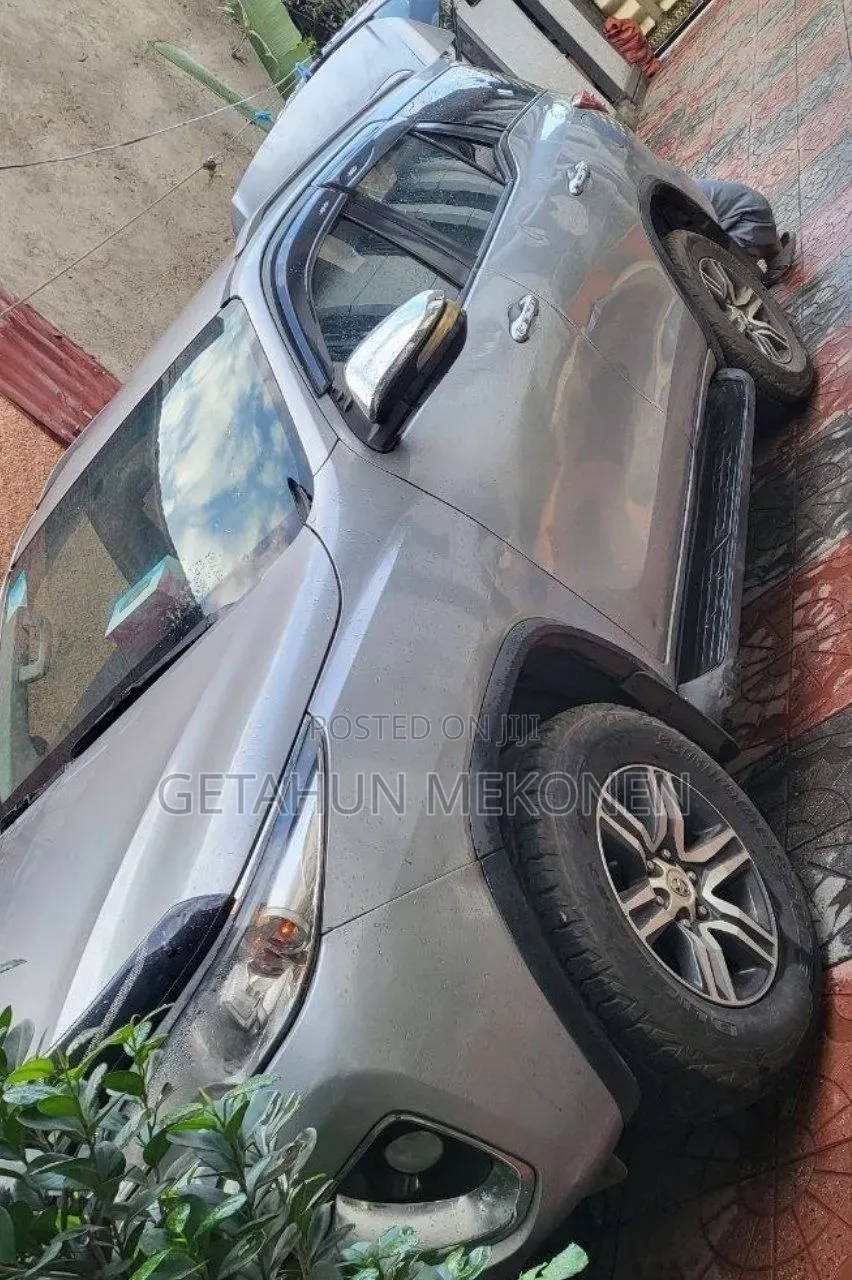 Toyota Fortuner 2017 Silver