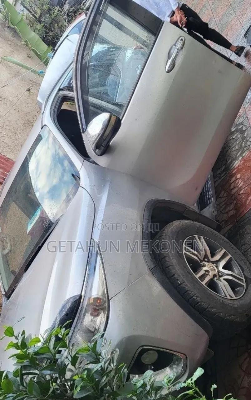 Toyota Fortuner 2017 Silver