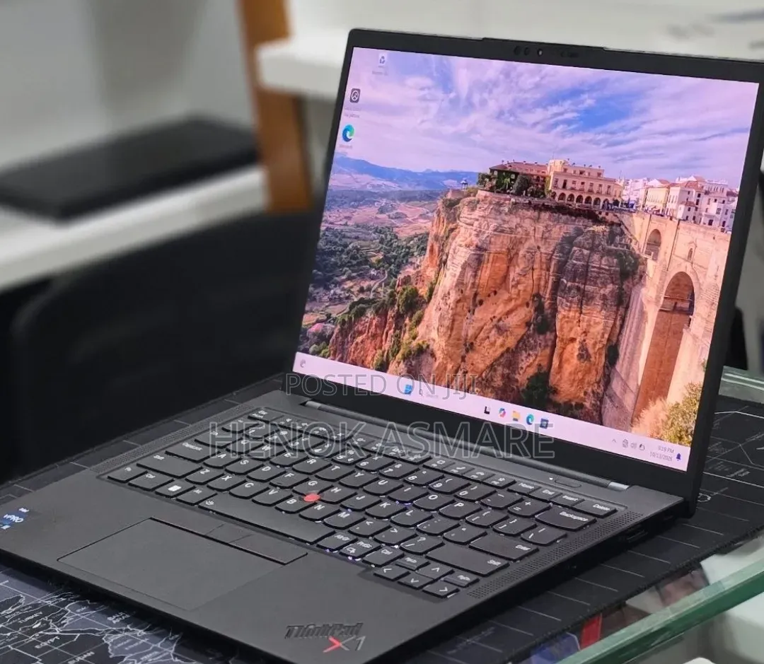 New Laptop Lenovo ThinkPad X1 Carbon 16GB Intel Core i7 SSD 512GB
