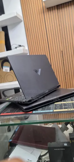 New Laptop HP Victus 16 8GB AMD Ryzen 7 SSD 512GB