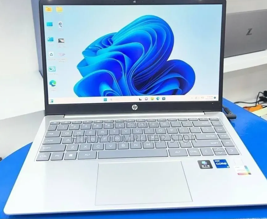 New Laptop HP Stream Notebook 16GB Intel Core i5 SSD 1T