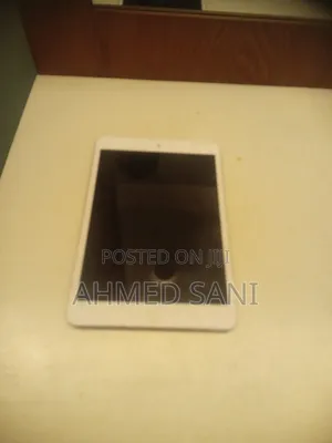 Apple iPad 2 Wi-Fi 16 GB White