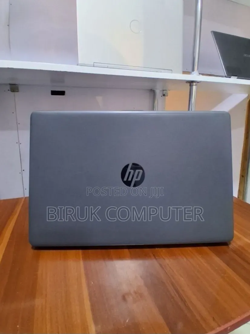 New Laptop HP 250 G7 8GB Intel Core i7 SSD 256GB
