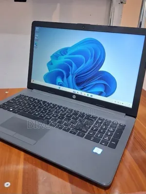 New Laptop HP 250 G7 8GB Intel Core i7 SSD 256GB
