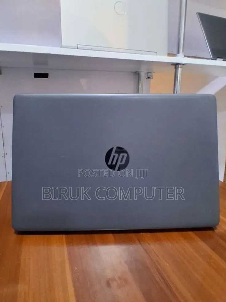 New Laptop HP 250 G7 8GB Intel Core i7 SSD 256GB