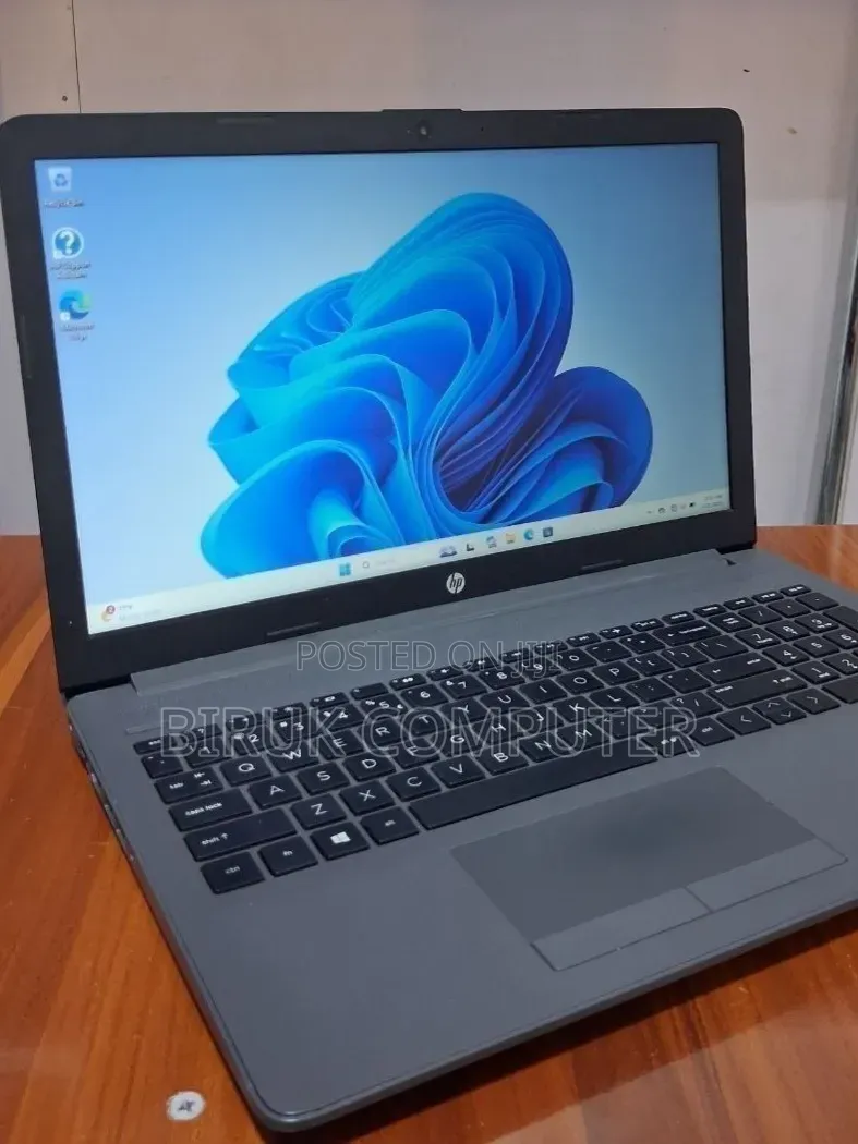New Laptop HP 250 G7 8GB Intel Core i7 SSD 256GB