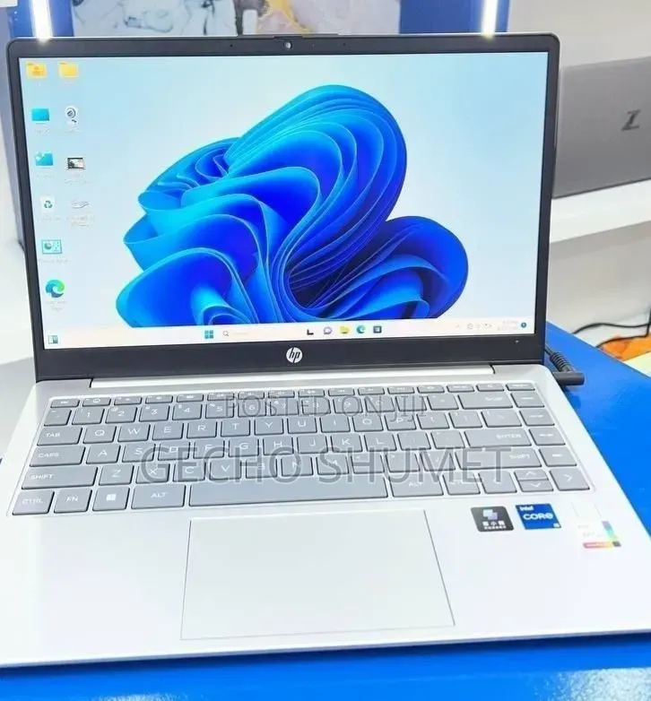New Laptop HP 16GB Intel Core i5 SSD 1T