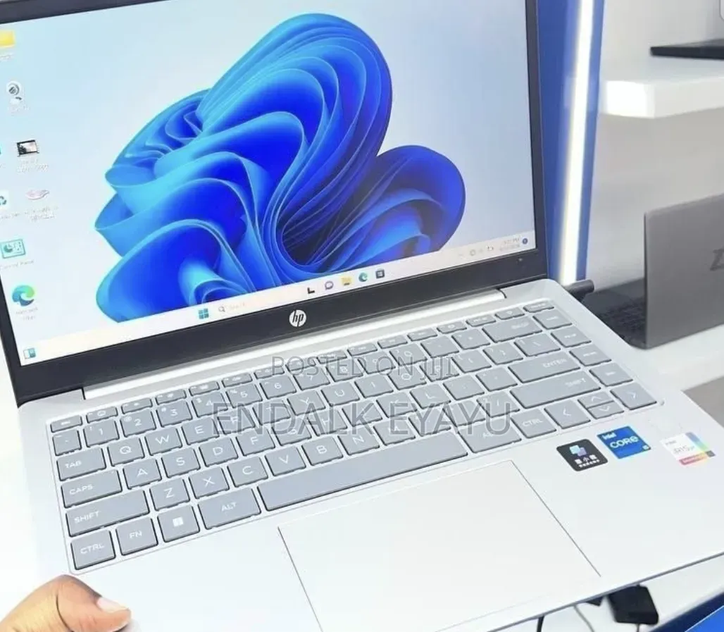 New Laptop HP Stream Notebook 16GB Intel Core i5 SSD 1T